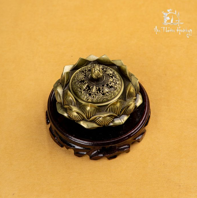 Lư Đồng Xông Trầm Hương Hình Đài Sen